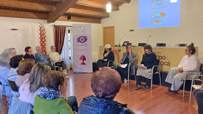 El podcast «Locas ¿de qué?» arranca en Daroca su recorrido por el territorio