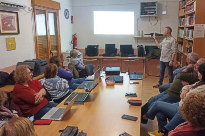 Talleres de inteligencia artificial para impulsar el empoderamiento de las mujeres rurales en la Hoya de Huesca