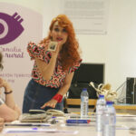 Más de veinte personas participaron en un taller sobre memoria y emociones impartido por la escritora, poeta y actriz turolense Angélica Morales